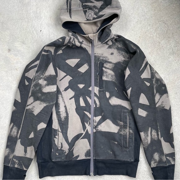 Lululemon Hoodie camouflage- size M - Picture 2 of 6